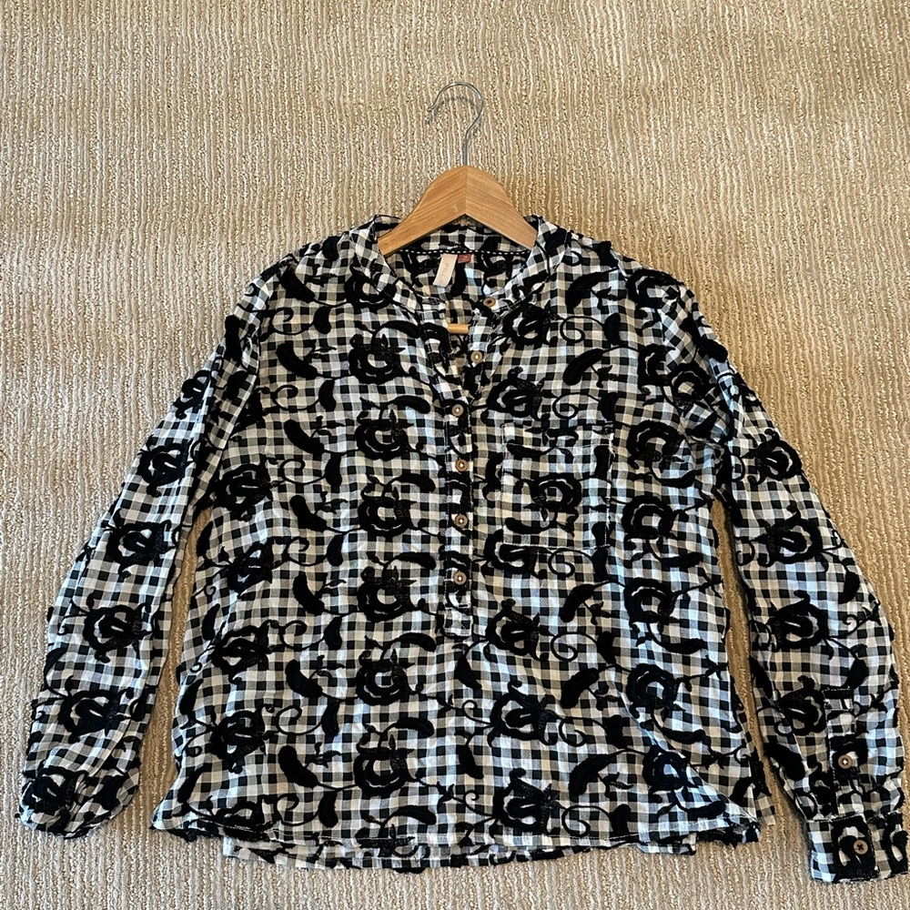 Embroidered Black and White XS Anthropologie
